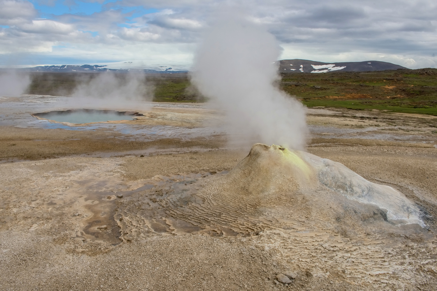 The hot springs of Hveravellir (Iceland)