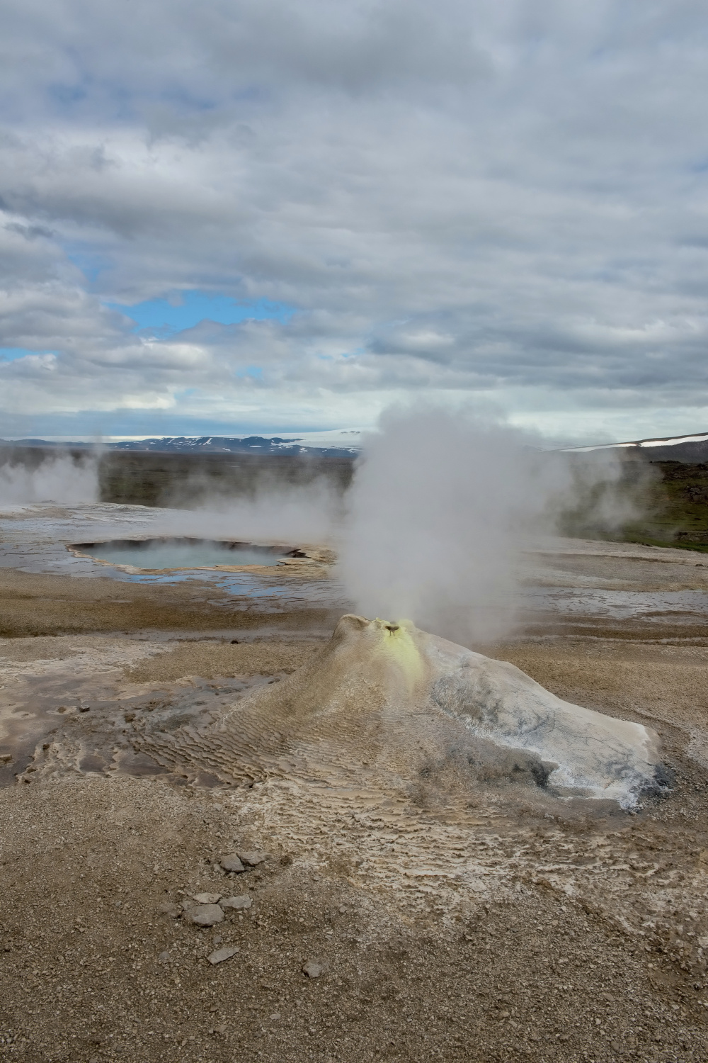 The hot springs of Hveravellir (Iceland)