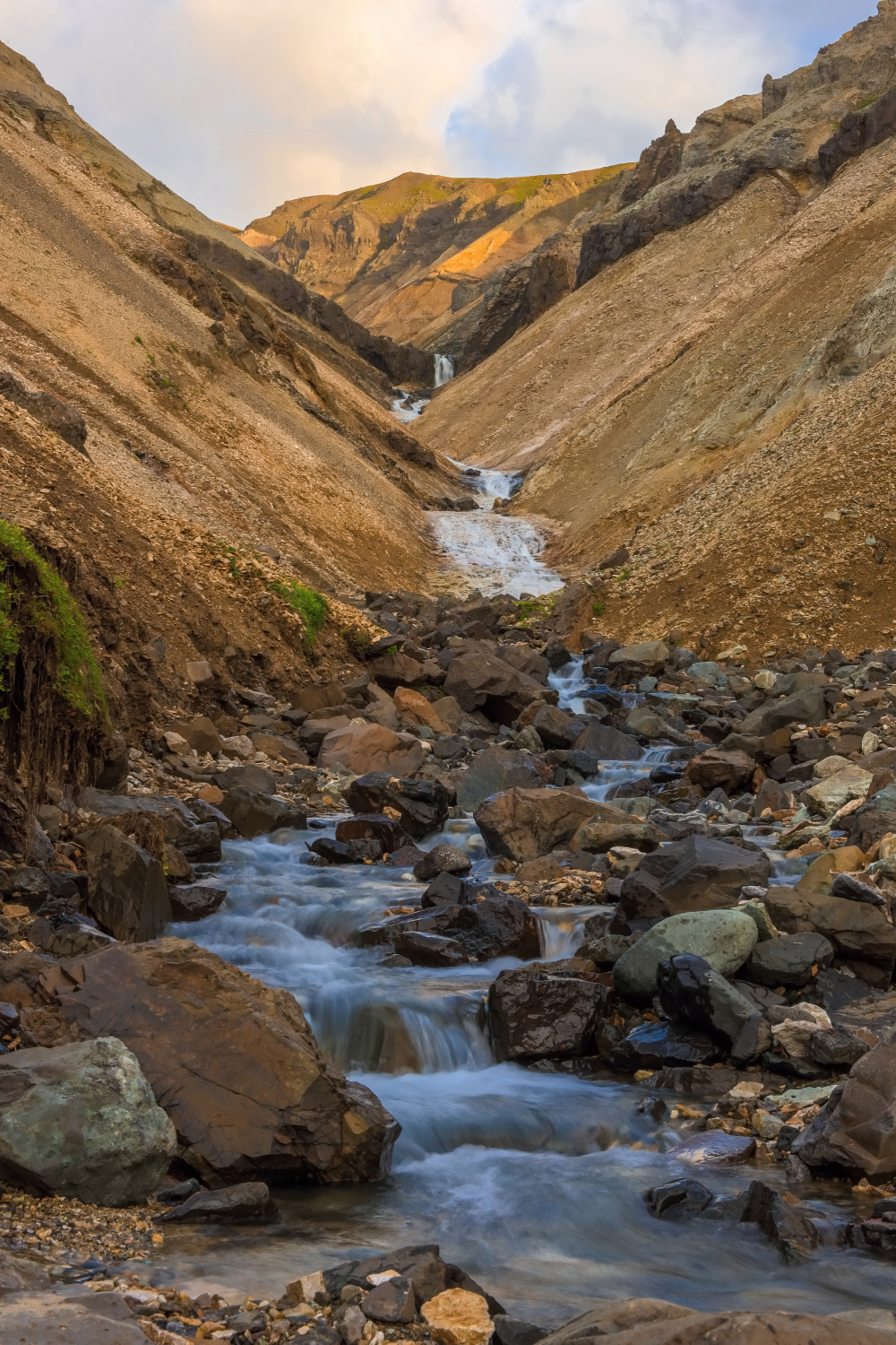 The Innra-Hvannagil (Iceland)