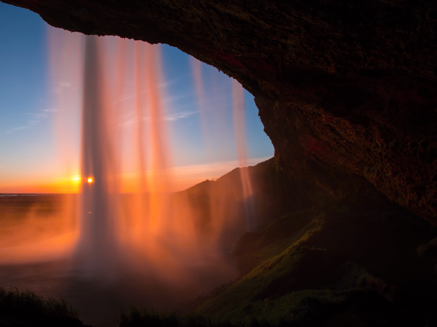 Seljalandsfoss waterfall (Iceland)