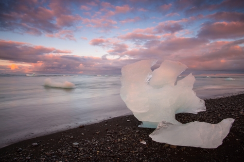 Near the Jökulsárlón lake is amazing...